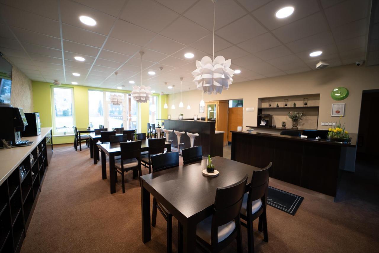 Garni Hotel Svitavy Bagian luar foto
